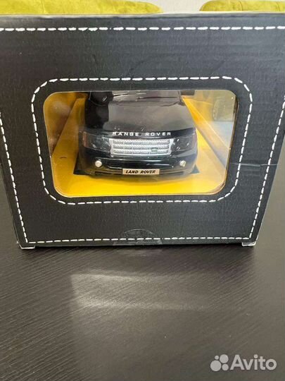 Машина на радиоуправлении, range Rover новая