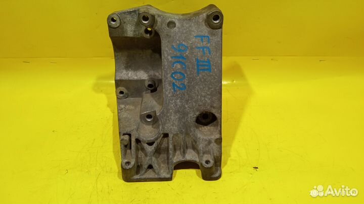 Кронштейн компрессора кондиционера Ford Focus 3