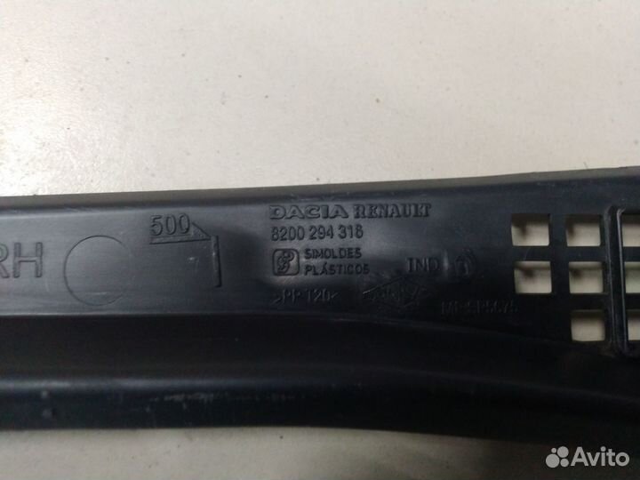 Решетка под лобовое стекло (Жабо ) правая Renault