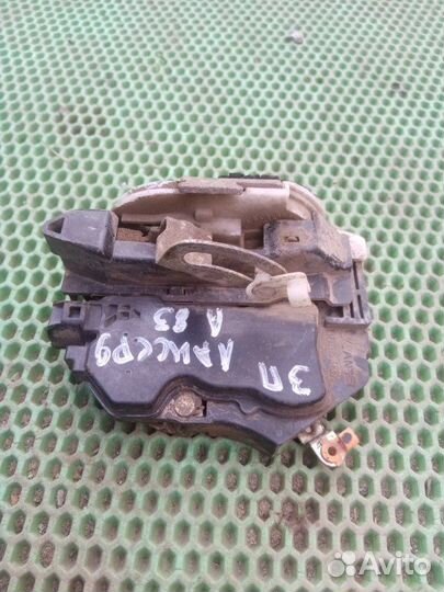 Замок двери задний правый Mitsubishi Lancer 9 4G18