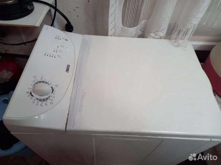 Стиральная машина с вертикальной загрузкой Zanussi