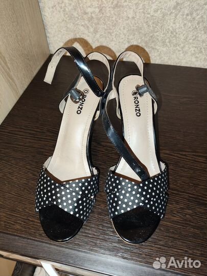 Босоножки женские 39 размер