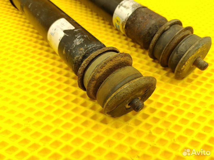 Амортизаторы комплект передние Mercedes-Benz W463