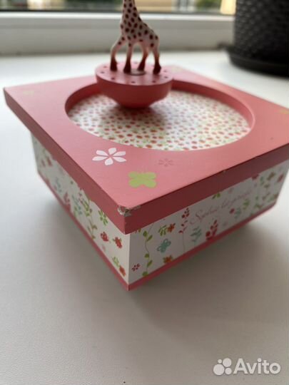 Музыкальная игрушка для малышки