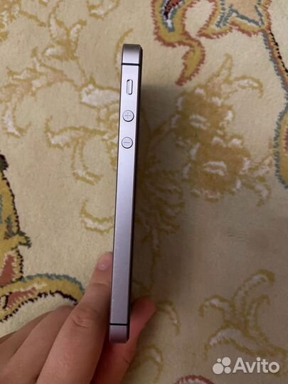 Телефон iPhone 5s