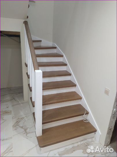 Лестница деревянная в дом
