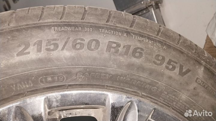 Kumho Ecsta HS51 215/60 R16 95V