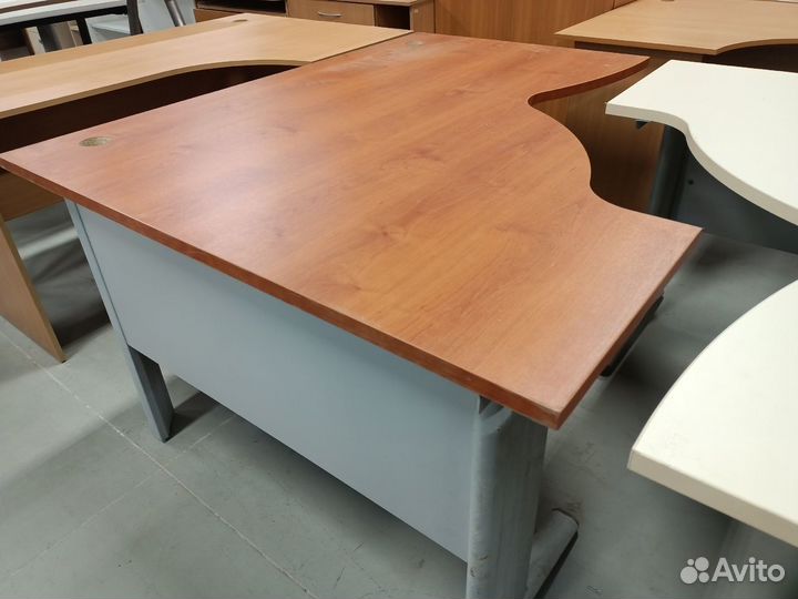 Столы офисные, много, Б.У