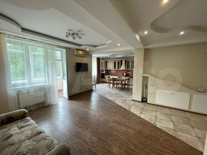 3-к. квартира, 114 м², 3/8 эт.