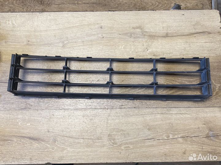 Skoda octavia a5 центральная решетка бампера