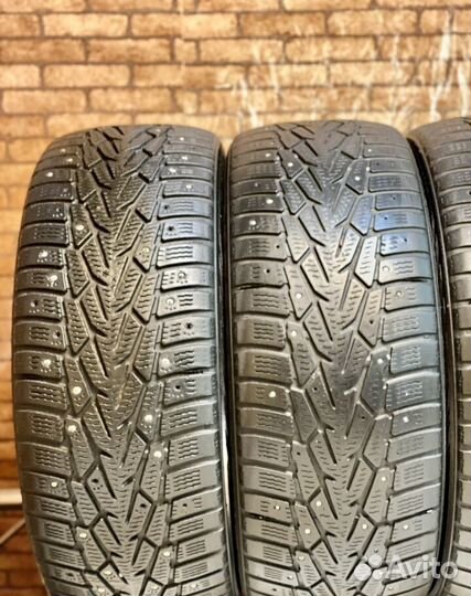 Nokian Tyres Hakkapeliitta 7 215/55 R17