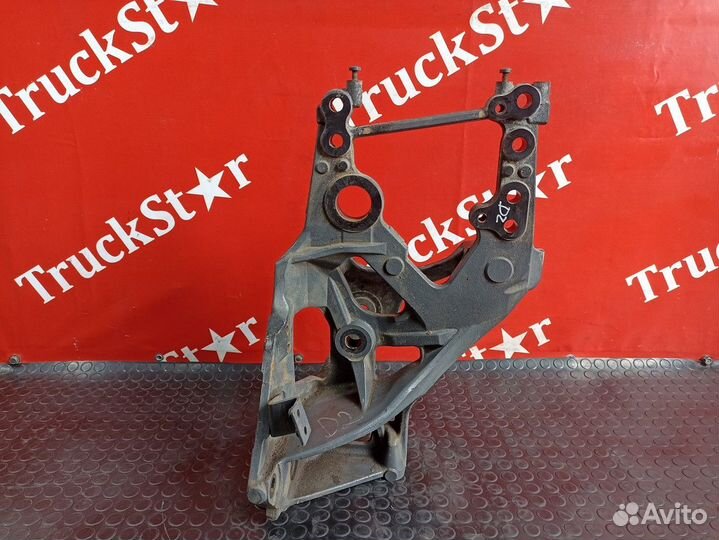 Кронштейн передней рессоры левый Daf XF106