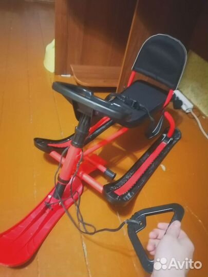 Детский снегокат со спинкой