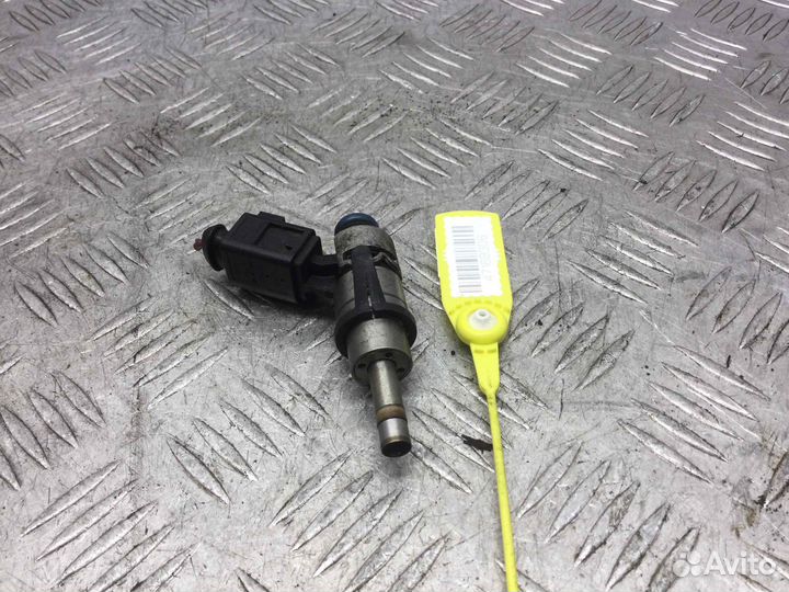 Форсунка Volkswagen Golf Axw