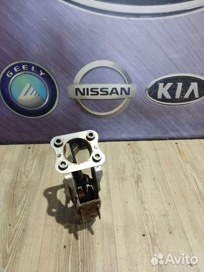 Педаль тормоза Nissan primera P12 Лев