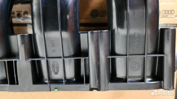 Коллектор впускной VW Passat (B6) 2005-2010