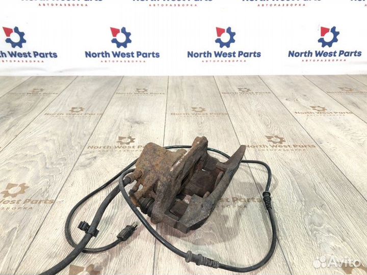 Суппорт передний левый Mercedes-Benz W202 C200