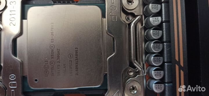 Материнская плата с процессором и памятью