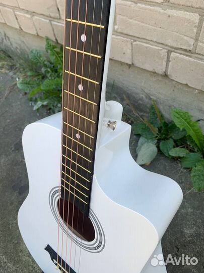Акустическая гитара