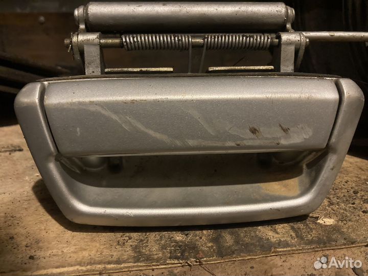 Ручка двери газ 31105