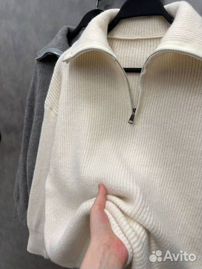 Стильный тёплый свитер