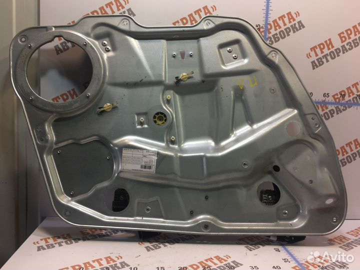 Стеклоподъёмник передний (электрический) Лев