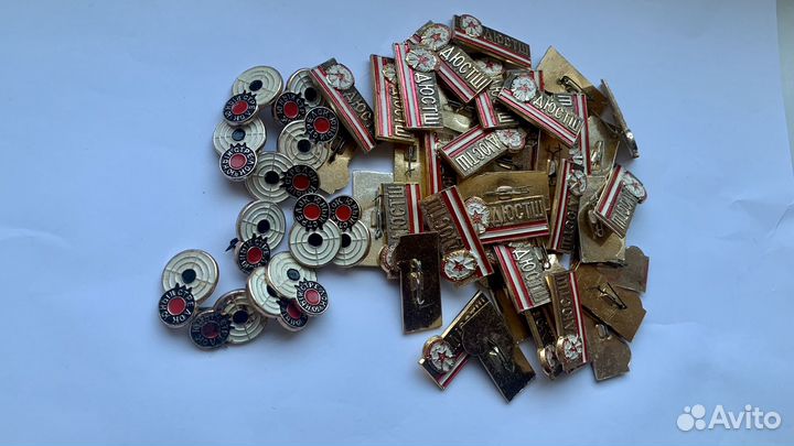 Советские значки по стрельбе на булавке