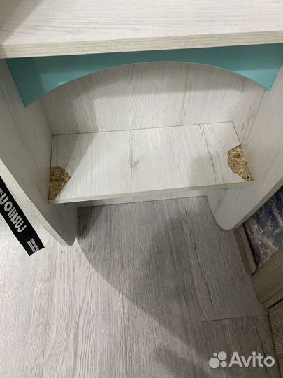 Детская кровать чердак со столом и шкафом