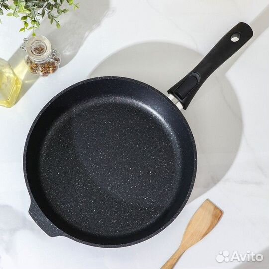Сковорода, d28 см, съёмная ручка, антипригарное по