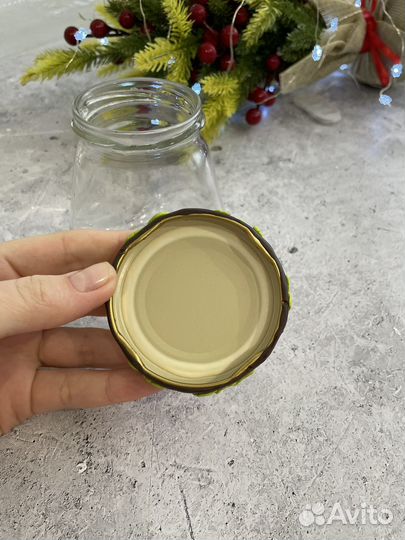 Баночка с декором из глины