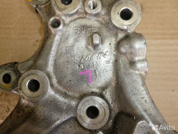 Кулак поворотный задний левый Honda Civic 8 4D