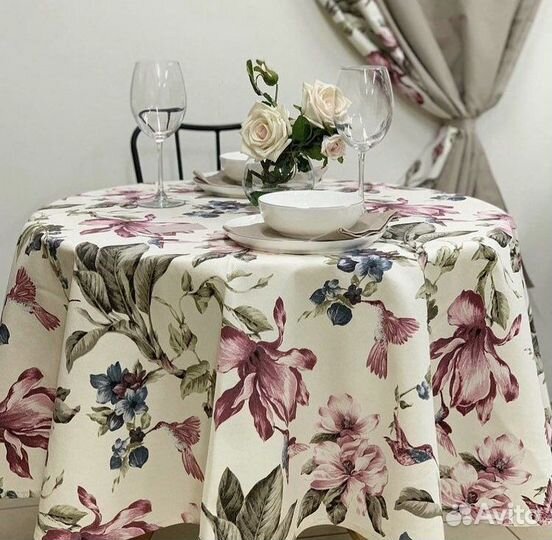 Праздничная скатерть