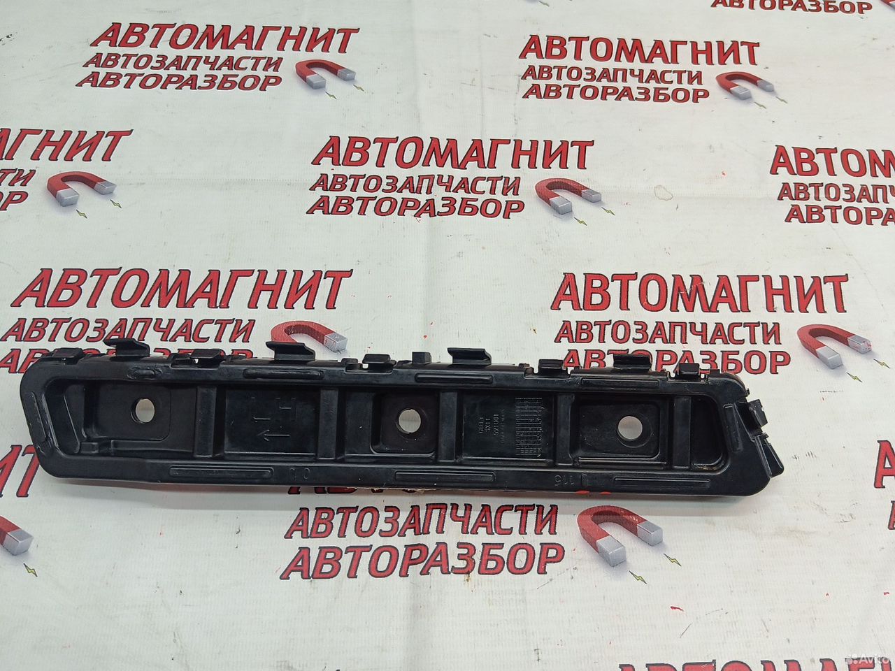 Кронштейн заднего бампера левый Geely Coolray SX11