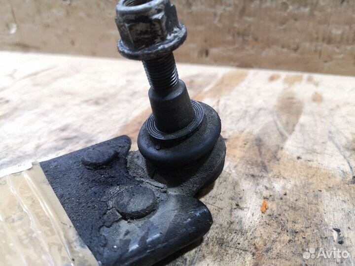 Рычаг передний правый Volvo V50 AW55