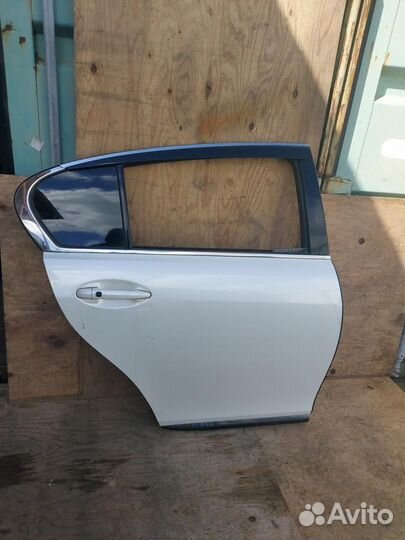 Дверь задняя правая Lexus GS 3 рест. URS190