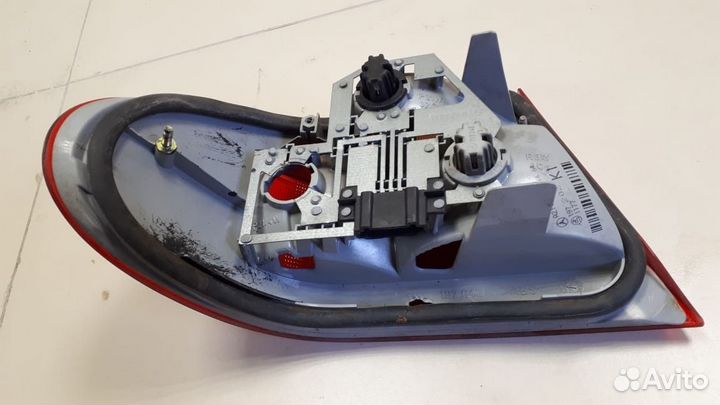 Фонарь наружный правый Mercedes-Benz E-class