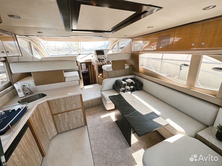 Аренда яхты Маджести 44