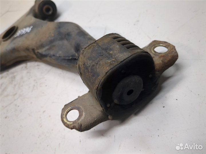 Рычаг подвески Mitsubishi Colt, 2002