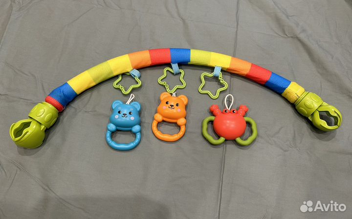 Дуга с игрушками