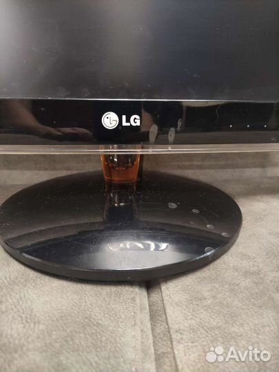Монитор LG 22