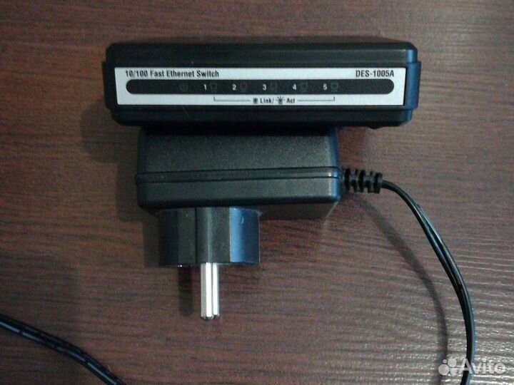 Коммутатор D-link DES-1005A