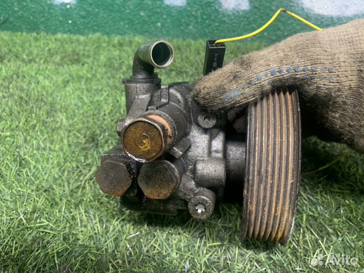 Hасос гидроусилителя руля Mitsubishi