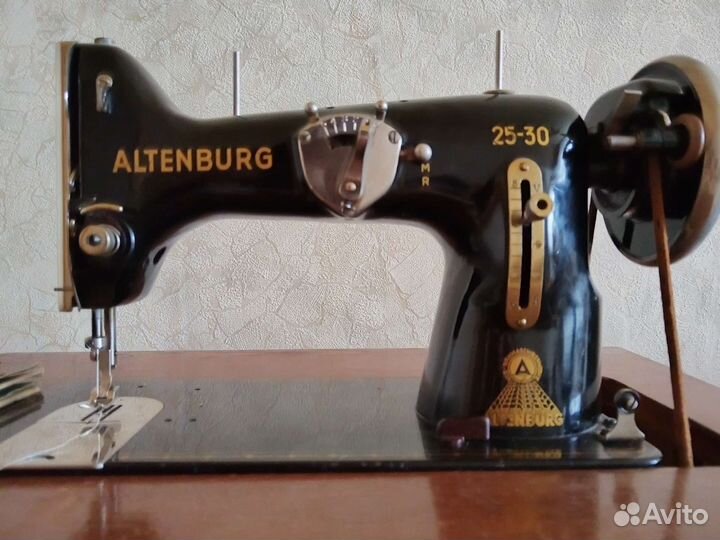 Швейная машина altenburg