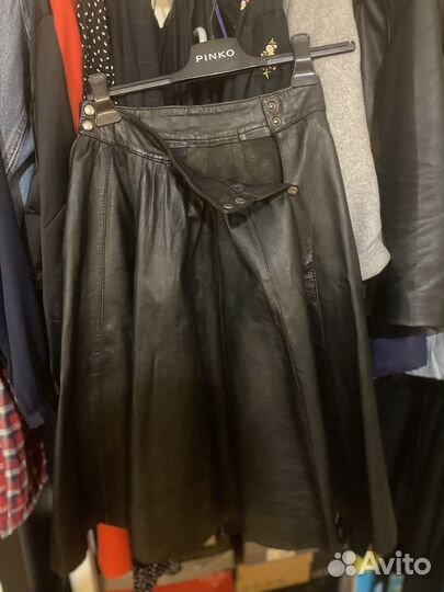 Кожаная юбка миди