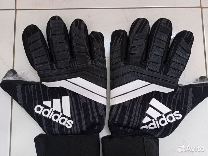 Вратарские перчатки Adidas Predator Pro 8,9,10