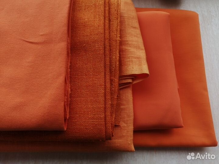 Оранжевые ткани — плащевка и искуственный шелк