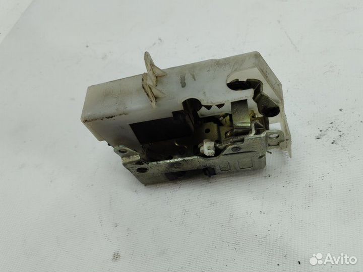 Замок боковой двери задний правый Renault Symbol