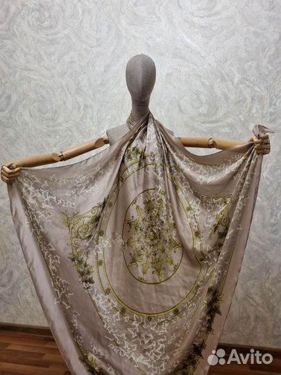 Платок натуральный шелк versace