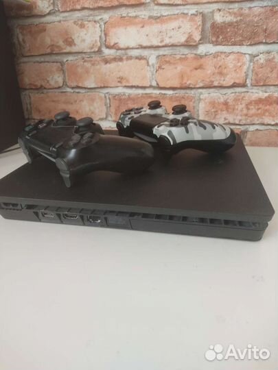 Sony PS4 slim