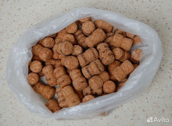 Бтл от Chivas и др., пробки от игристых